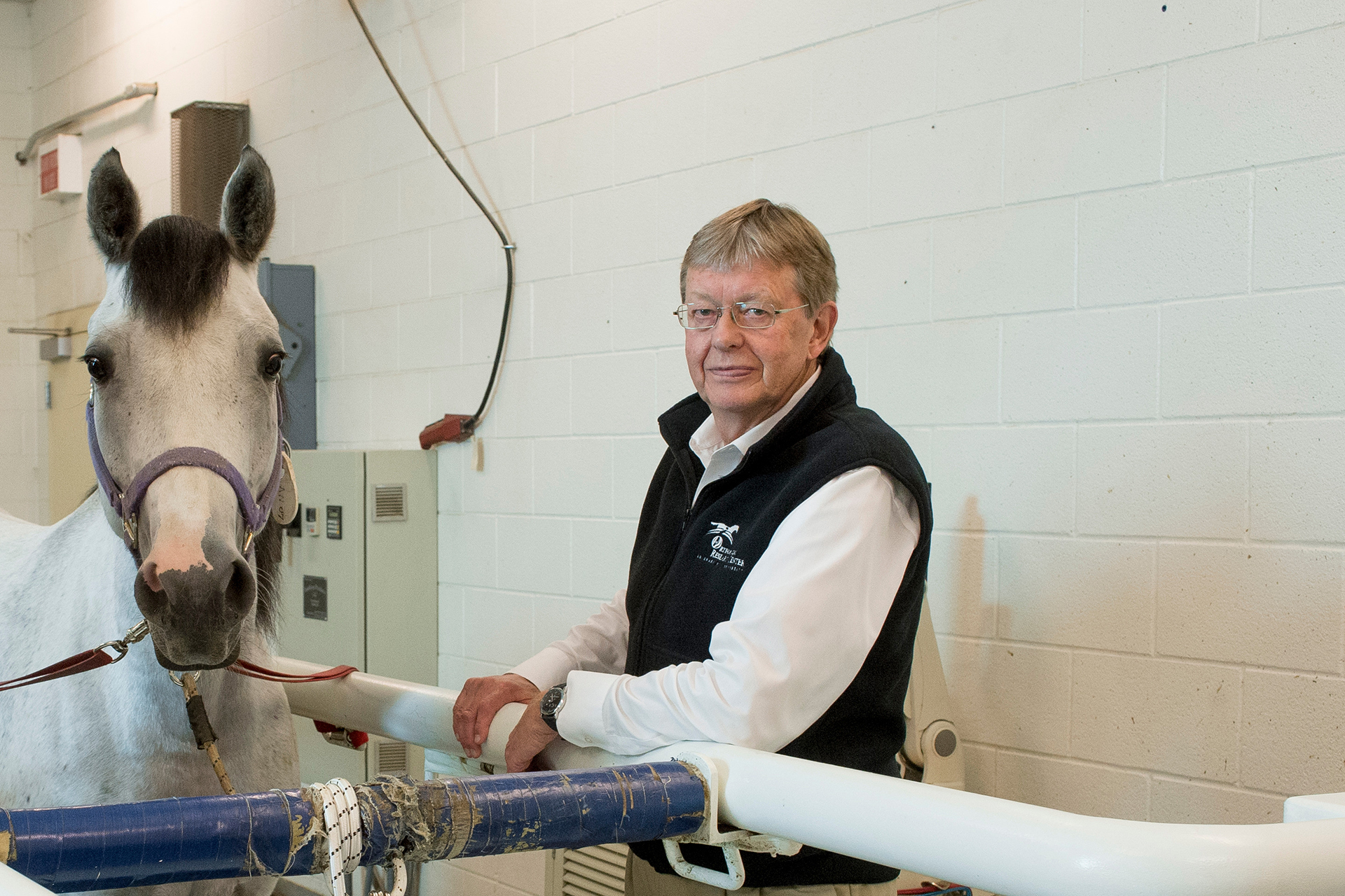 Dr. Wayne McIlwraith with a horse at the Orthopaedic Research Center at CSU